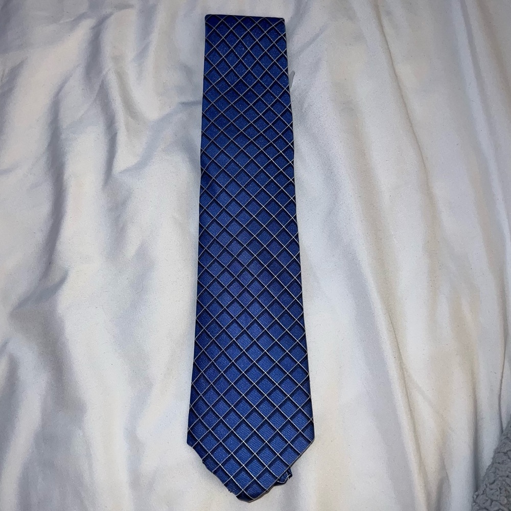 NWT Michael Kors Elegant Blue and Black Geometric Silk Tie